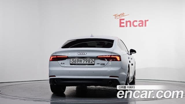 Audi A5 2019 — Şəkil 1/20