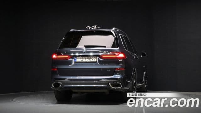 BMW X7 2022 — Photo 18/20