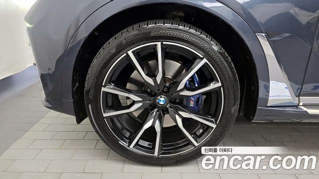 BMW X7 2022 — Photo 19/20