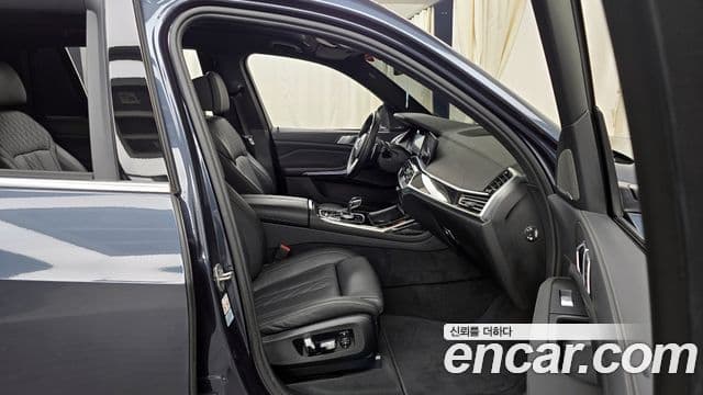 BMW X7 2022 — Photo 10/20