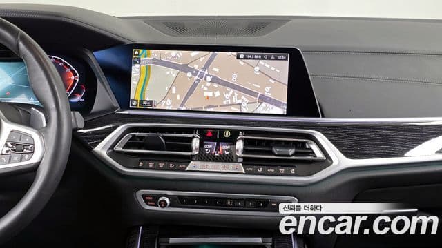 BMW X7 2022 — Photo 15/20