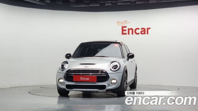 Mini Cooper S 2019 — ფოტო 3/20