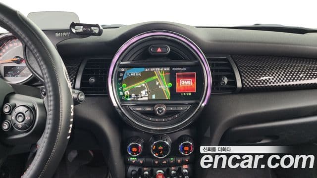 Mini Cooper S 2019 — ფოტო 14/20