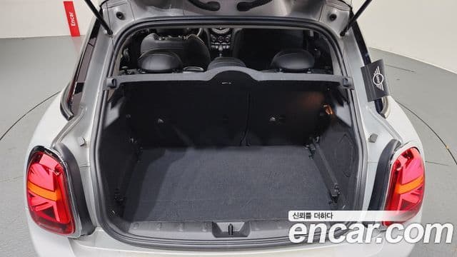 Mini Cooper S 2019 — фото 20 из 20