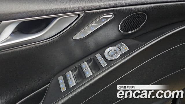 Genesis Electrified G80 2022 — ფოტო 13/20