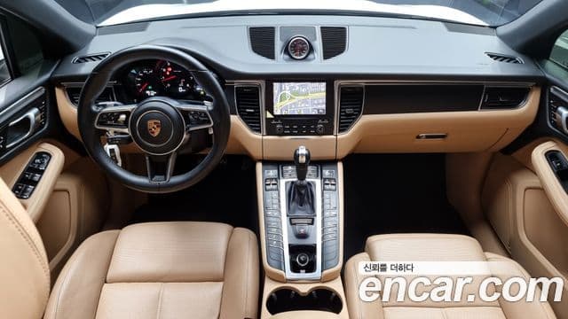 Porsche Macan 2018 — ფოტო 7/20
