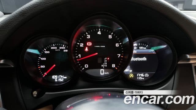 Porsche Macan 2018 — ფოტო 8/20