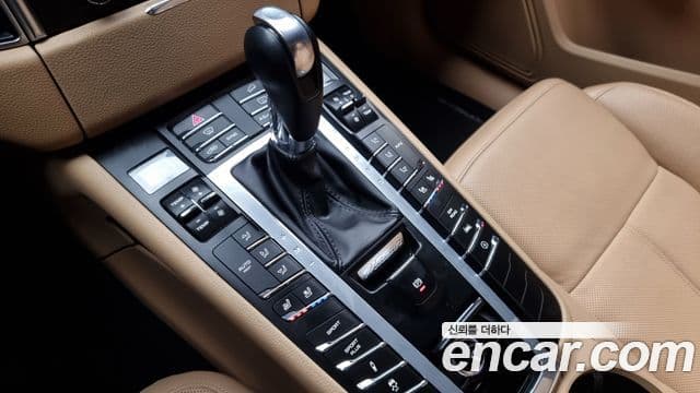 Porsche Macan 2018 — ფოტო 9/20