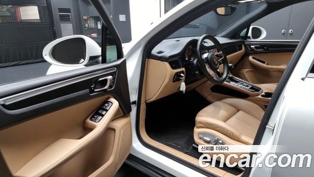 Porsche Macan 2018 — ფოტო 10/20
