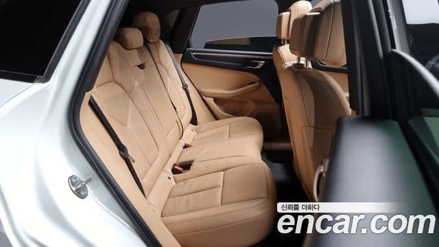 Porsche Macan 2018 — ფოტო 12/20