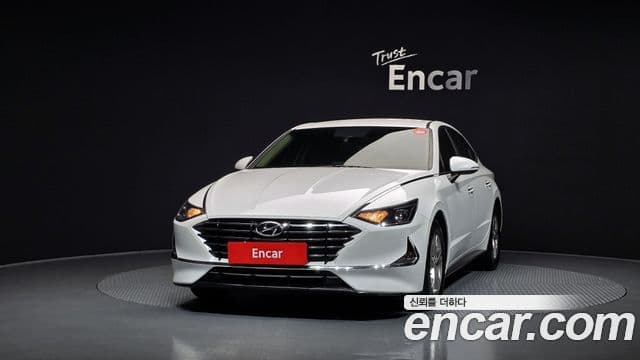 Hyundai Sonata Hybrid 2020 — Photo 12/20