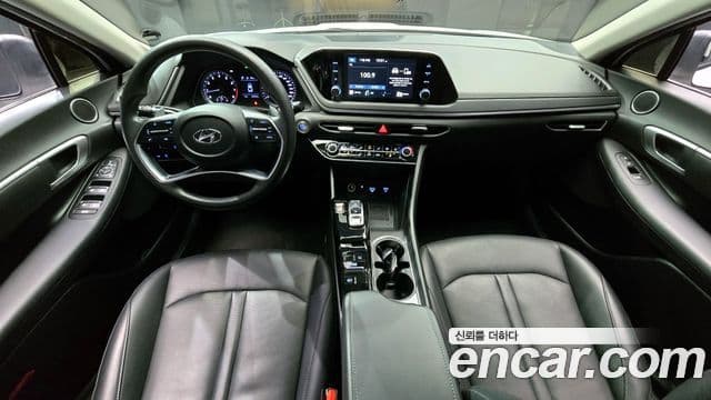 Hyundai Sonata Hybrid 2020 — Photo 8/20
