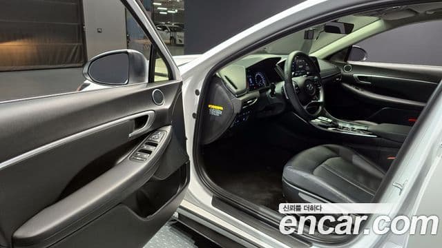 Hyundai Sonata Hybrid 2020 — Photo 14/20