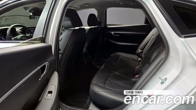 Hyundai Sonata Hybrid 2020 — Photo 11/20