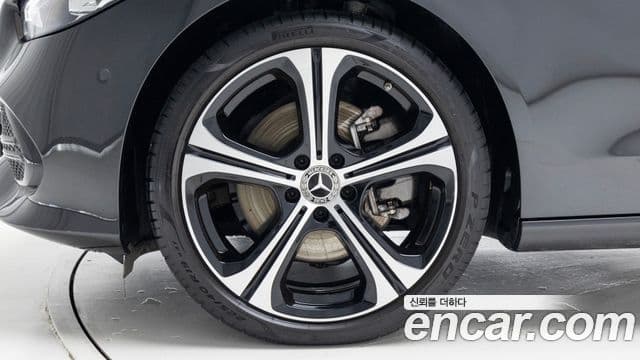 Mercedes-Benz C-Class 2023 — ფოტო 12/20
