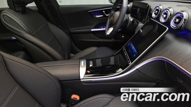 Mercedes-Benz C-Class 2023 — ფოტო 17/20