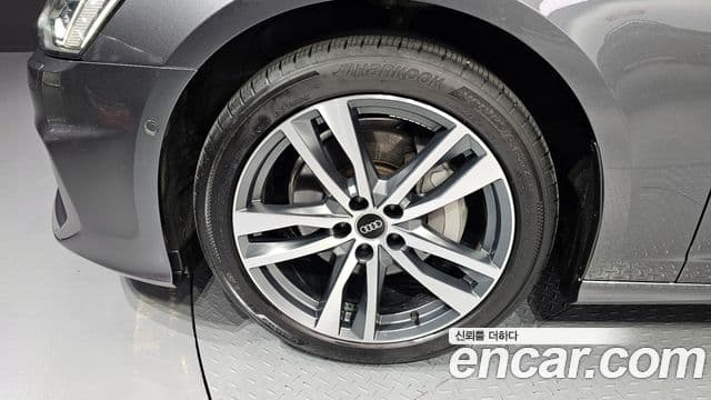 Audi A6 2022 — ფოტო 4/20