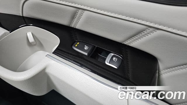Kia Sorento 2023 — ფოტო 17/20