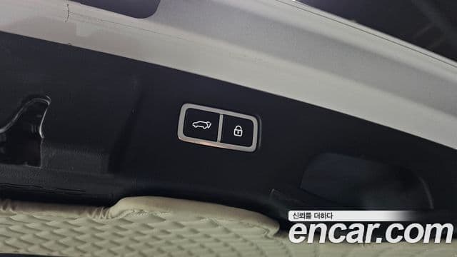 Kia Sorento 2023 — ფოტო 19/20