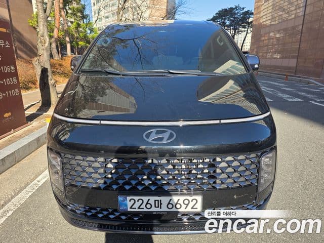 Hyundai Staria 2024 — Photo 7/20