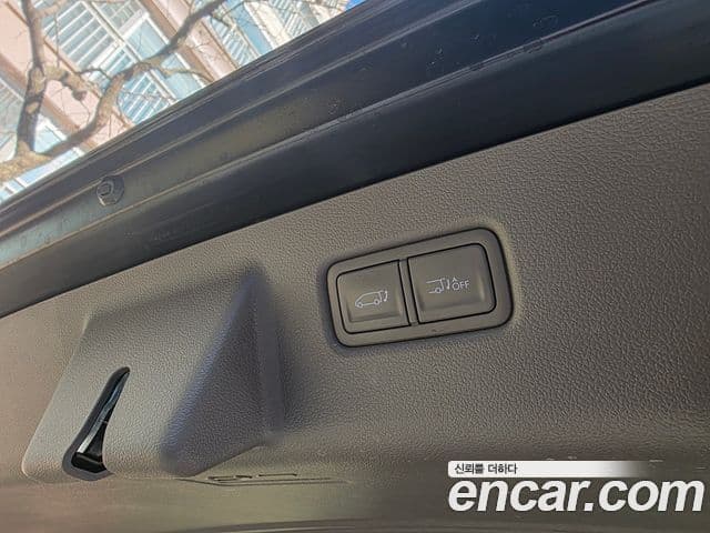 Hyundai Staria 2024 — Photo 8/20