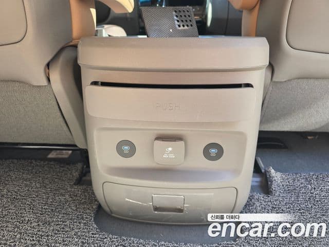 Hyundai Staria 2024 — Photo 11/20