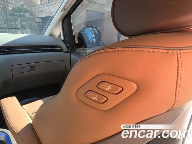 Hyundai Staria 2024 — Photo 17/20