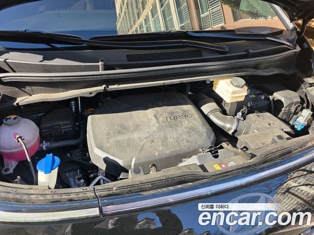 Hyundai Staria 2024 — Photo 18/20