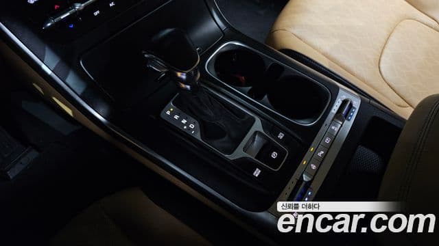 Kia Carnival 2021 — ფოტო 9/20