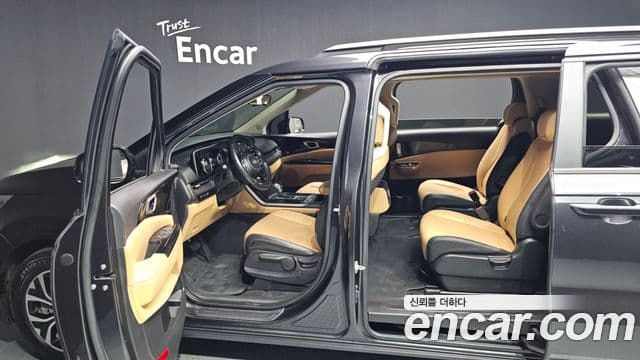 Kia Carnival 2021 — ფოტო 10/20