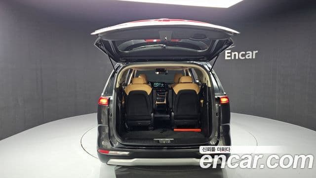 Kia Carnival 2021 — ფოტო 20/20