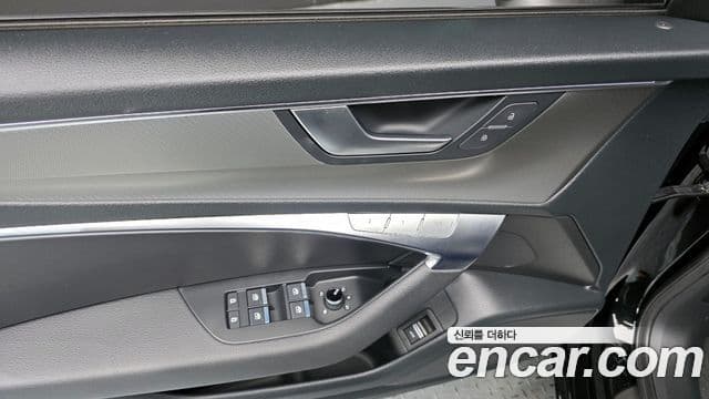Audi A6 2021 — ფოტო 14/20