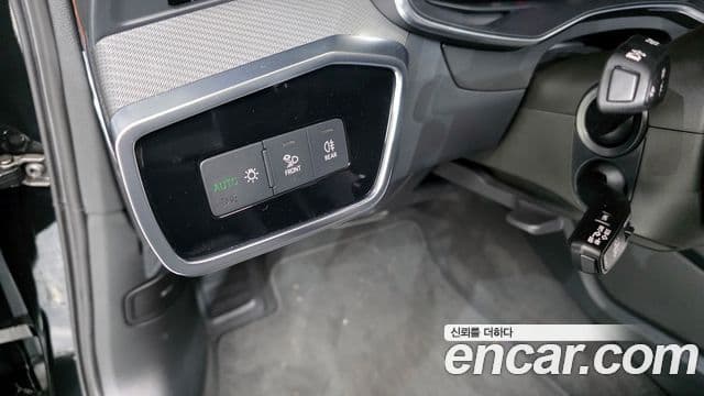 Audi A6 2021 — ფოტო 15/20