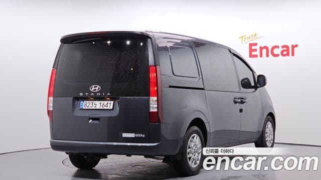 Hyundai Staria 2024 — ფოტო 2/20