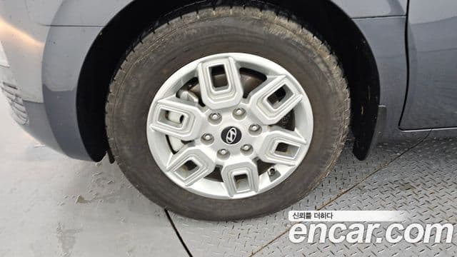 Hyundai Staria 2024 — ფოტო 5/20
