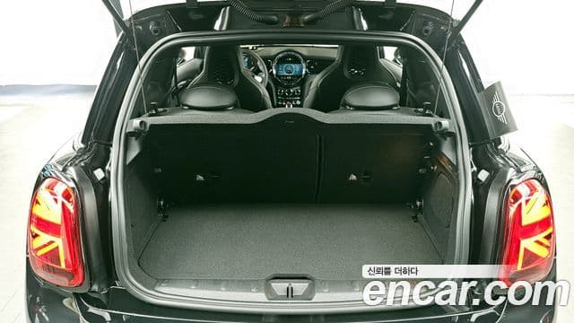 Mini Cooper S 2023 — ფოტო 20/20