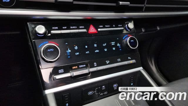 Hyundai Santa Fe 2024 — Şəkil 16/20
