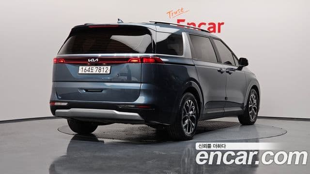 Kia Carnival 2021 — ფოტო 2/20