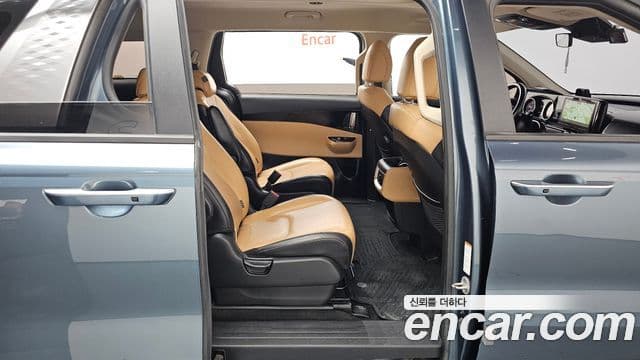 Kia Carnival 2021 — ფოტო 12/20