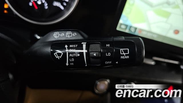 Kia Carnival 2021 — ფოტო 17/20
