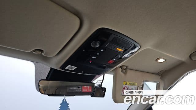 Kia Carnival 2021 — ფოტო 19/20