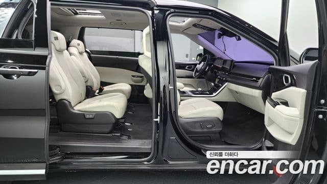 Kia Carnival 2020 — Фото 11/20