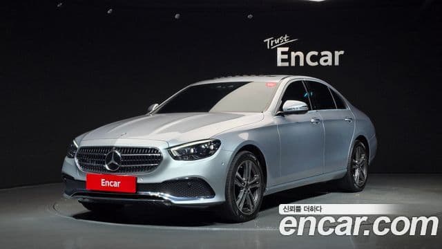 Mercedes-Benz E-Class 2022 — ფოტო 1/20