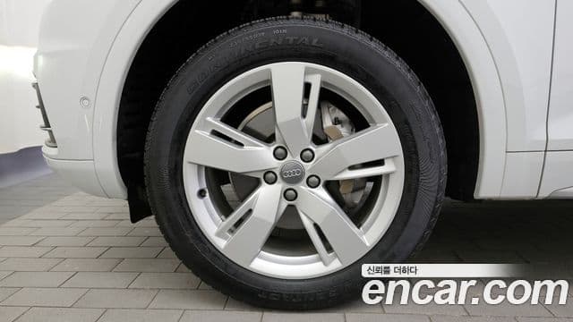 Audi Q5 2020 — ფოტო 5/20