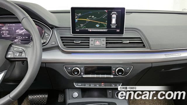 Audi Q5 2020 — ფოტო 14/20