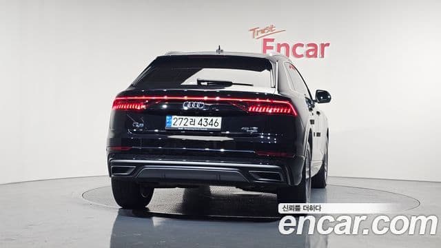 Audi Q8 2020 — Photo 9/20