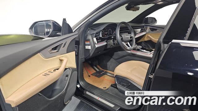 Audi Q8 2020 — Photo 7/20