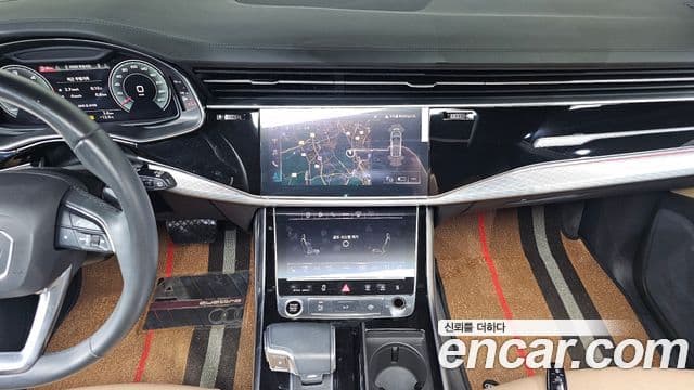 Audi Q8 2020 — Photo 18/20