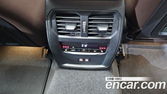 BMW 3 Series 2020 — ფოტო 14/20