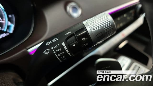 Genesis GV70 2021 — Şəkil 18/20